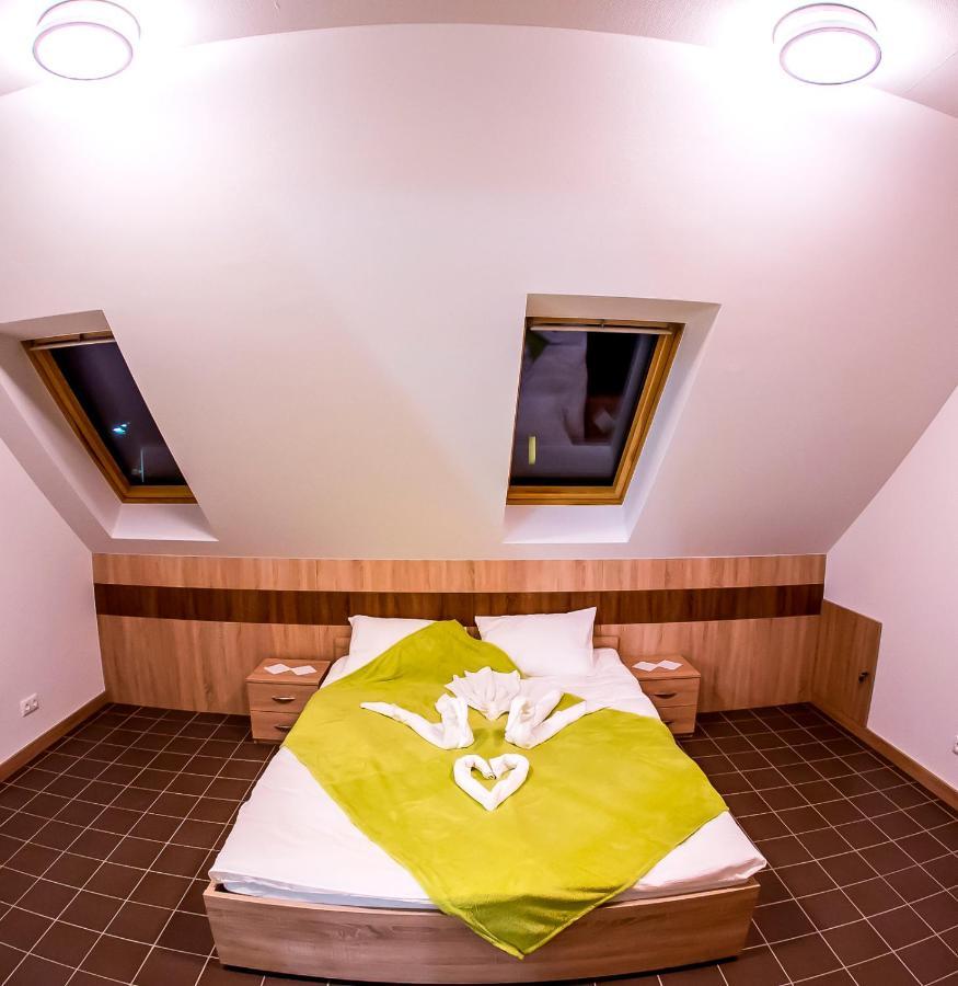 Cvse Clubhaz Es Panzio Bed & Breakfast เซเกลด ภายนอก รูปภาพ