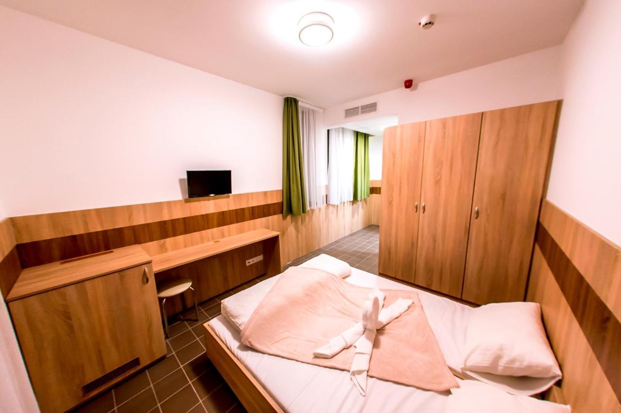 Cvse Clubhaz Es Panzio Bed & Breakfast เซเกลด ภายนอก รูปภาพ